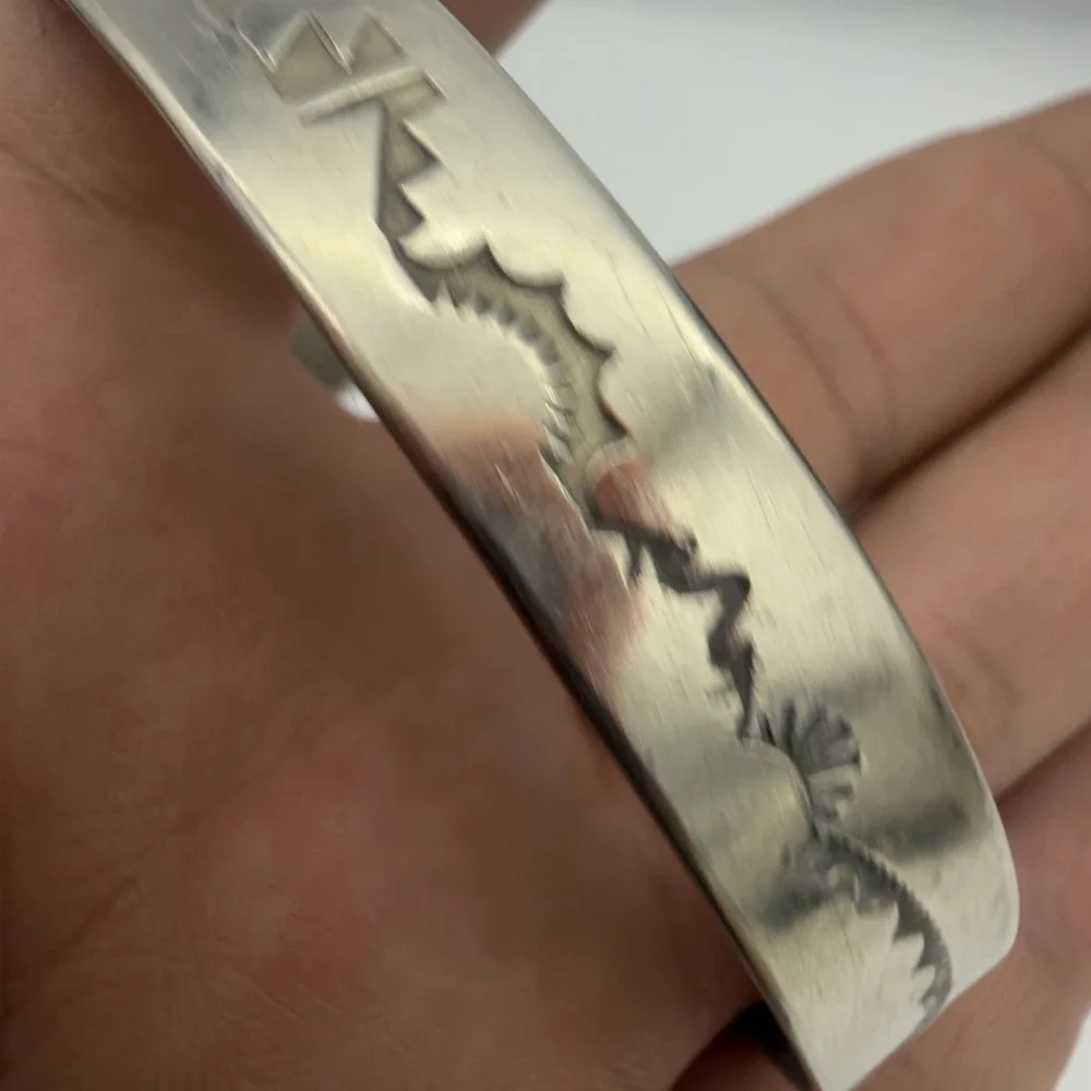 Vintage Native American Navajo HAND STAMPED silver Bracelet 7.25 in